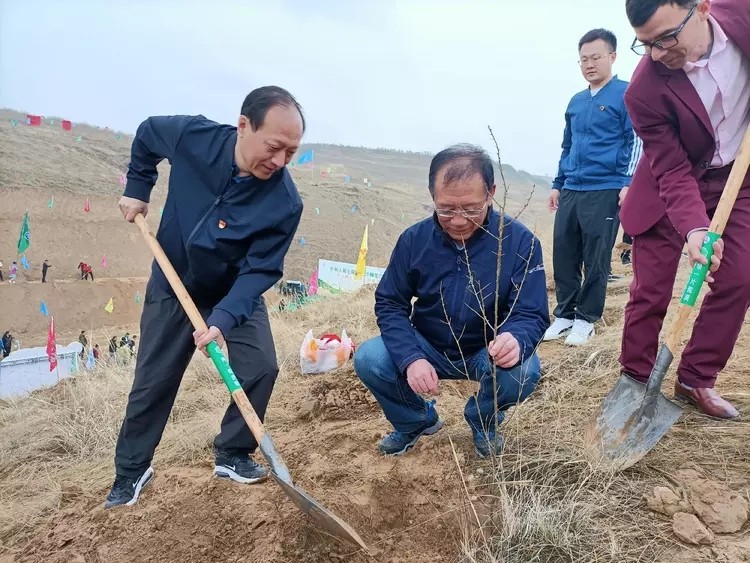 “植”此青绿，“棘”致力量！相约内蒙古第九届国际沙棘植树节